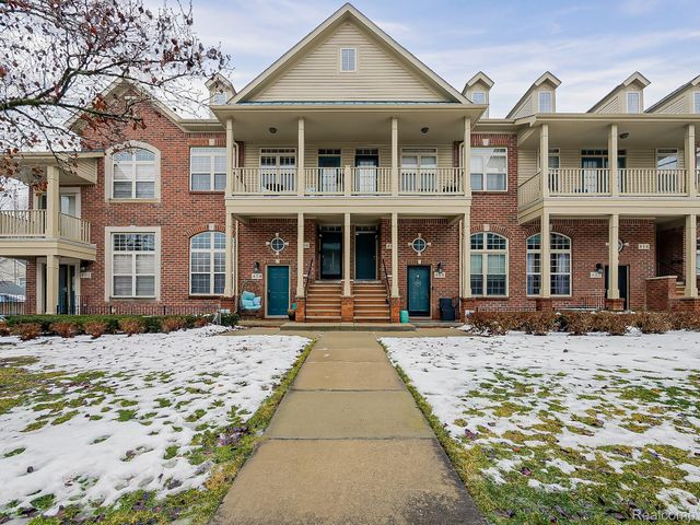 406 Old Pine Way, Walled Lake, MI 48390