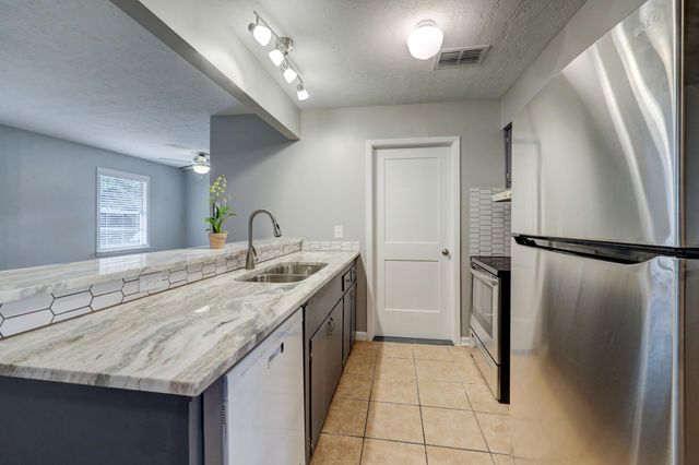 5013 Verdome Lane, Houston, TX 77092