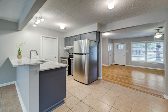 5013 Verdome Lane, Houston, TX 77092