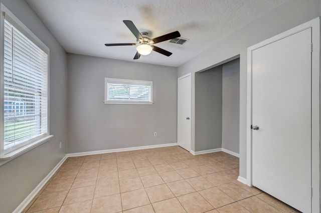 5013 Verdome Lane, Houston, TX 77092