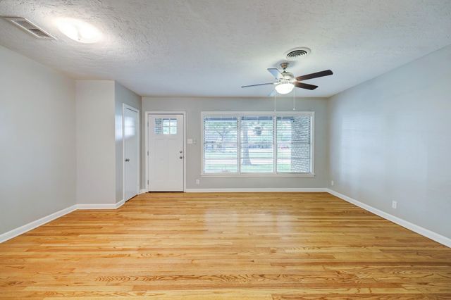 5013 Verdome Lane, Houston, TX 77092