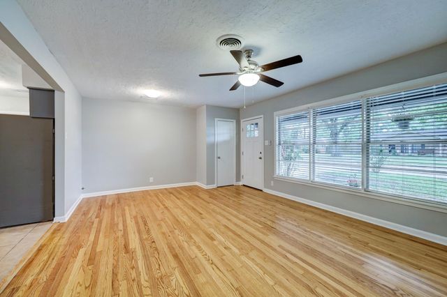 5013 Verdome Lane, Houston, TX 77092