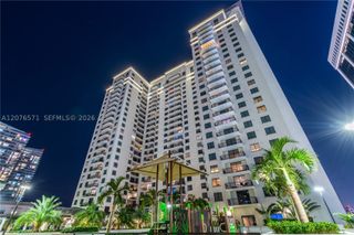 999 SW 1st Ave 1114, Miami, FL 33130