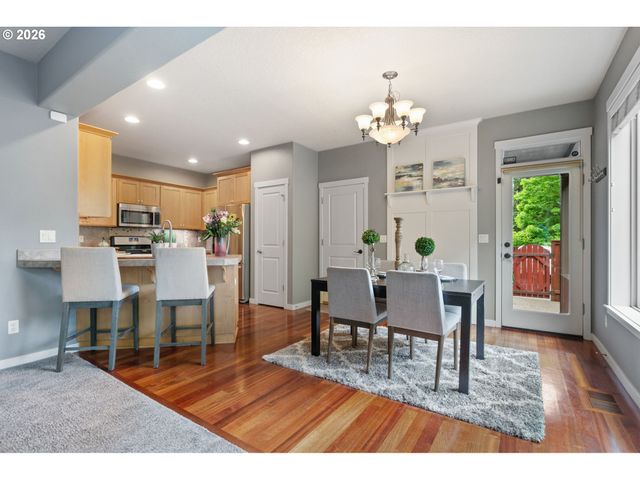 8988 Sw TAYLORS FERRY Rd, Portland, OR 97223