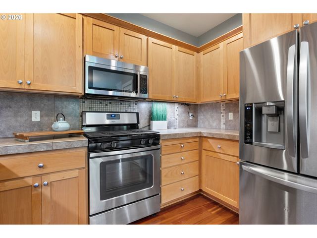 8988 Sw TAYLORS FERRY Rd, Portland, OR 97223