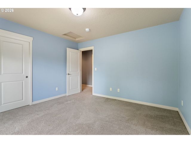 8988 Sw TAYLORS FERRY Rd, Portland, OR 97223