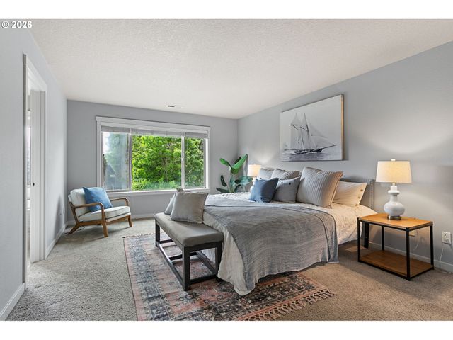 8988 Sw TAYLORS FERRY Rd, Portland, OR 97223