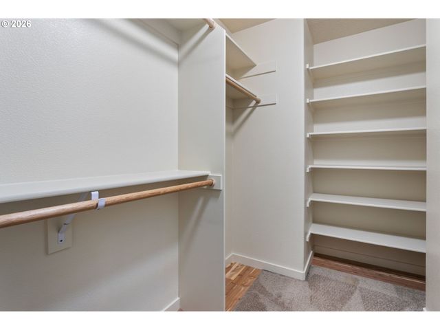 8988 Sw TAYLORS FERRY Rd, Portland, OR 97223