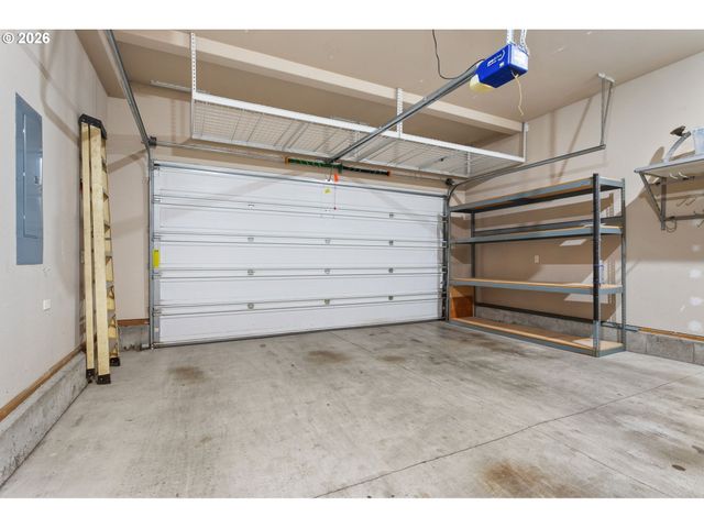 8988 Sw TAYLORS FERRY Rd, Portland, OR 97223