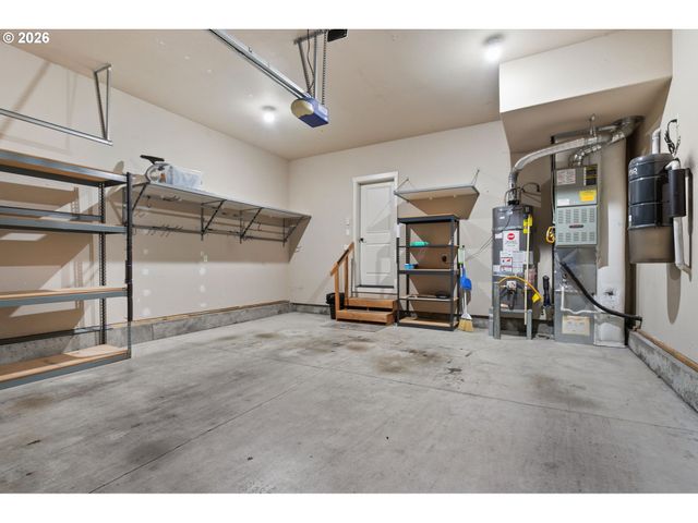 8988 Sw TAYLORS FERRY Rd, Portland, OR 97223