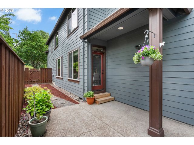8988 Sw TAYLORS FERRY Rd, Portland, OR 97223