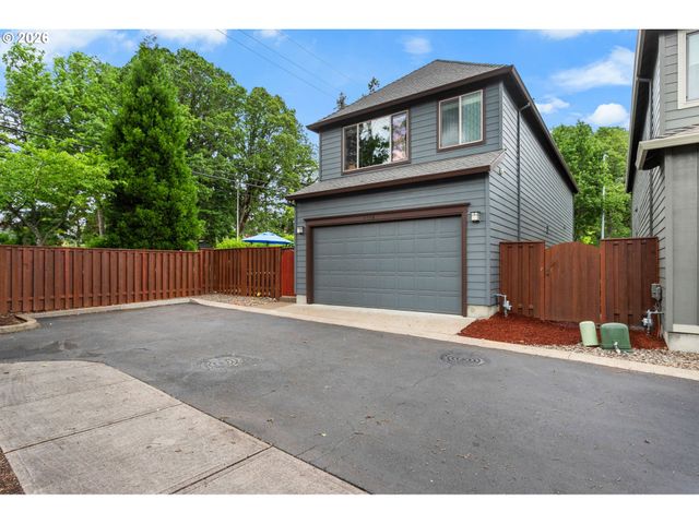 8988 Sw TAYLORS FERRY Rd, Portland, OR 97223