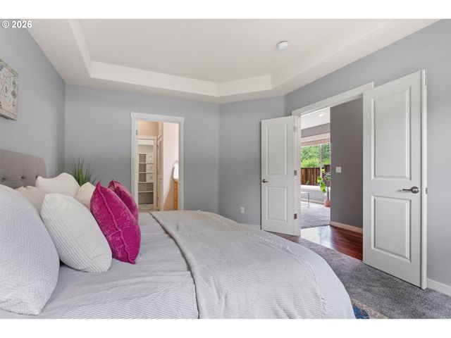 8988 Sw TAYLORS FERRY Rd, Portland, OR 97223