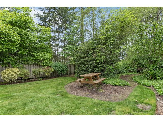 8988 Sw TAYLORS FERRY Rd, Portland, OR 97223