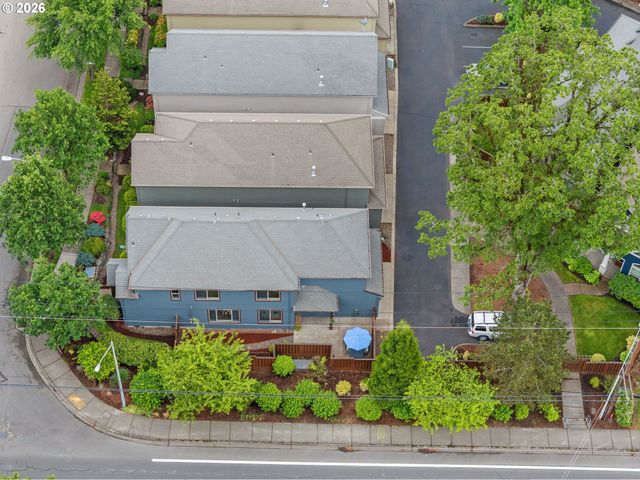 8988 Sw TAYLORS FERRY Rd, Portland, OR 97223