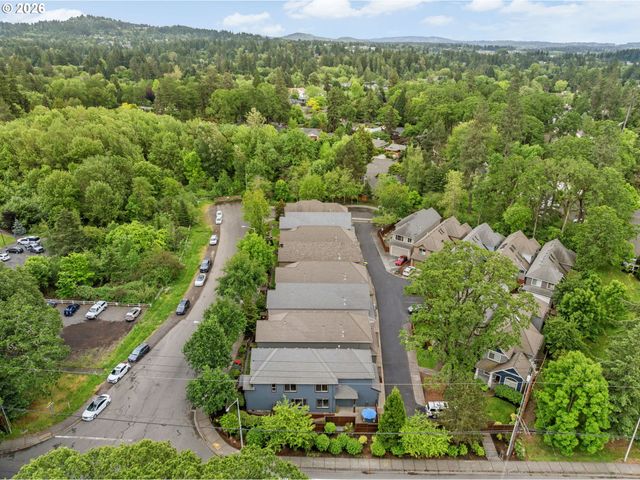 8988 Sw TAYLORS FERRY Rd, Portland, OR 97223