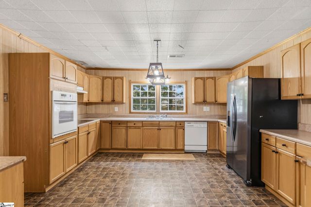 36 Dendy Street, Pelzer, SC 29669