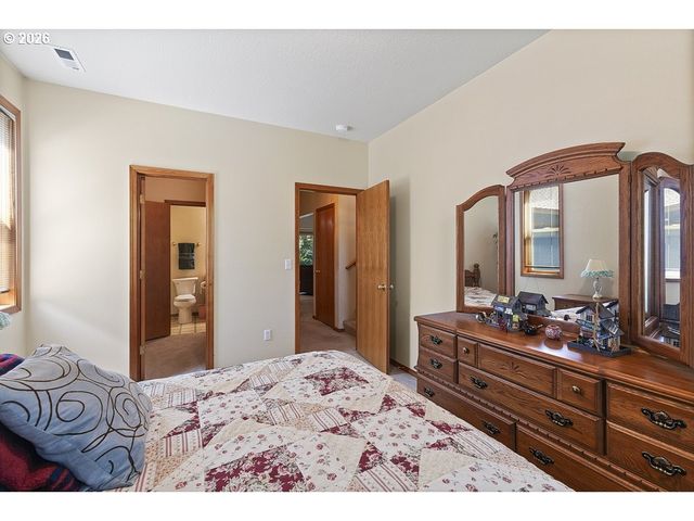 898 Ne PACIFIC Dr, Fairview, OR 97024
