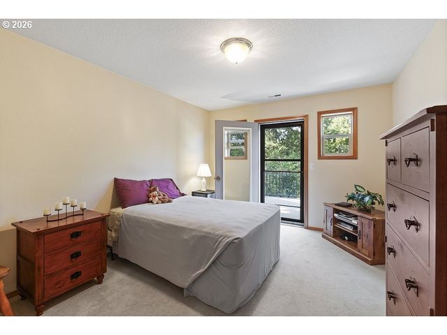 898 Ne PACIFIC Dr, Fairview, OR 97024