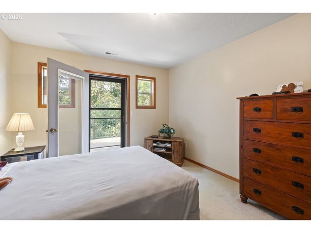 898 Ne PACIFIC Dr, Fairview, OR 97024