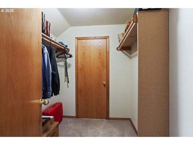 898 Ne PACIFIC Dr, Fairview, OR 97024