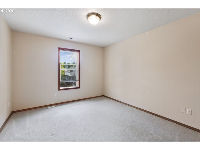 898 Ne PACIFIC Dr, Fairview, OR 97024