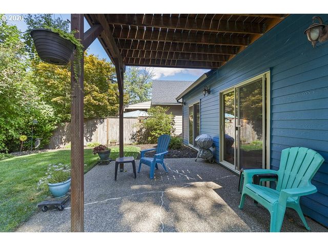 898 Ne PACIFIC Dr, Fairview, OR 97024
