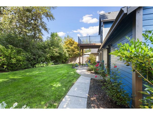 898 Ne PACIFIC Dr, Fairview, OR 97024