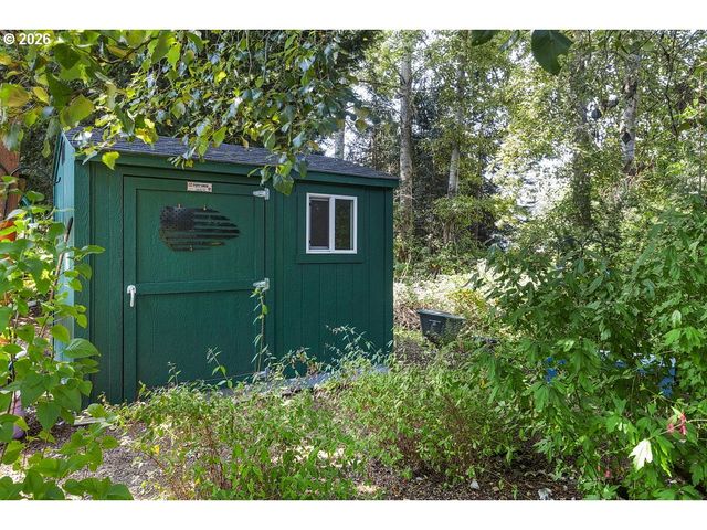 898 Ne PACIFIC Dr, Fairview, OR 97024