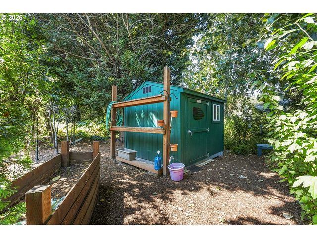 898 Ne PACIFIC Dr, Fairview, OR 97024