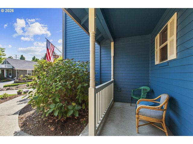 898 Ne PACIFIC Dr, Fairview, OR 97024