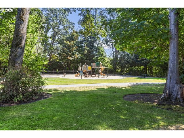 898 Ne PACIFIC Dr, Fairview, OR 97024
