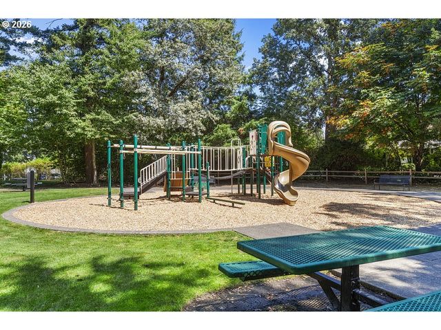 898 Ne PACIFIC Dr, Fairview, OR 97024
