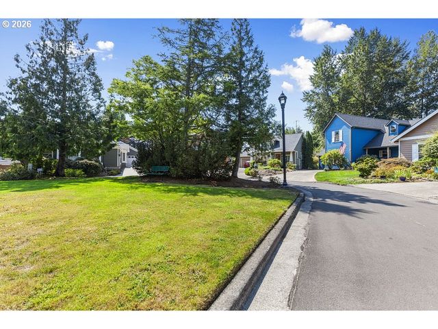 898 Ne PACIFIC Dr, Fairview, OR 97024