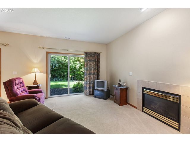 898 Ne PACIFIC Dr, Fairview, OR 97024
