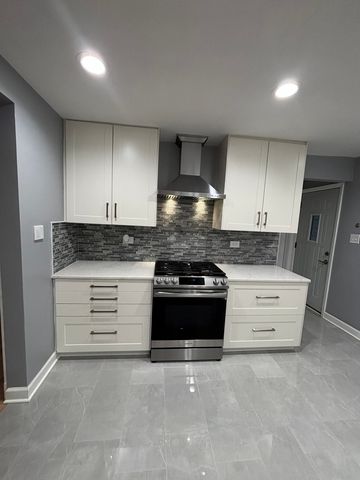 256 Maple Avenue, South Chicago Heights, IL 60411