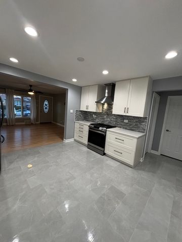 256 Maple Avenue, South Chicago Heights, IL 60411