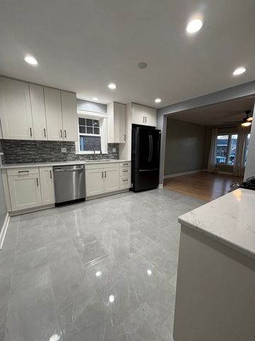 256 Maple Avenue, South Chicago Heights, IL 60411