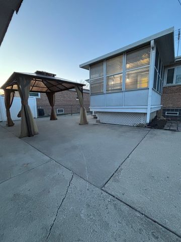 256 Maple Avenue, South Chicago Heights, IL 60411