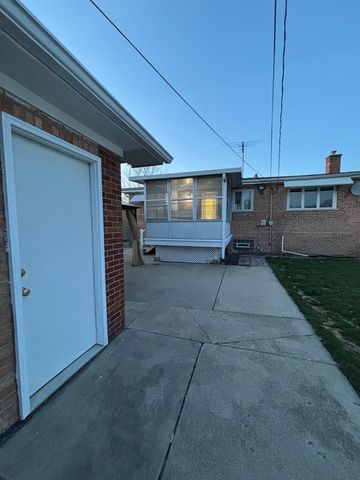 256 Maple Avenue, South Chicago Heights, IL 60411