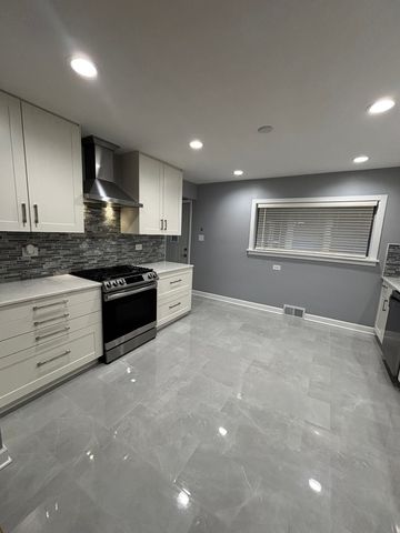 256 Maple Avenue, South Chicago Heights, IL 60411