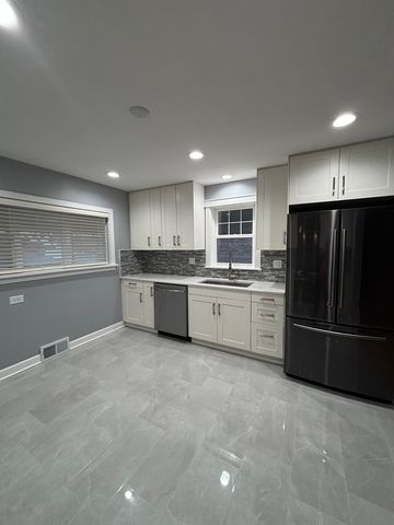 256 Maple Avenue, South Chicago Heights, IL 60411