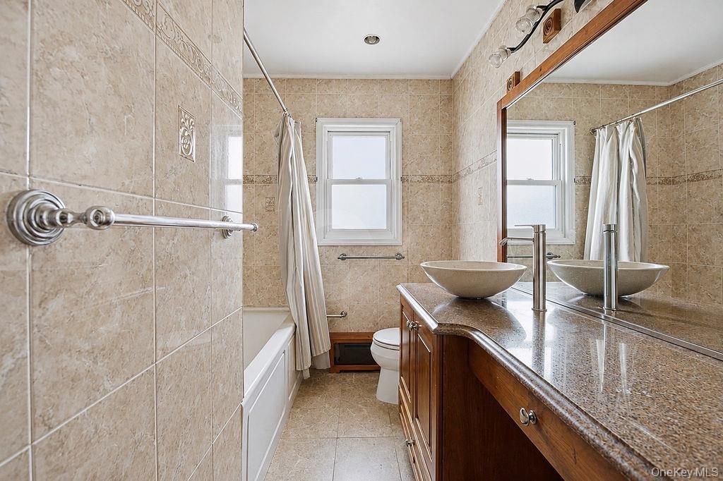 335 Roquette Avenue, Floral Park, NY 11001 — photo 5