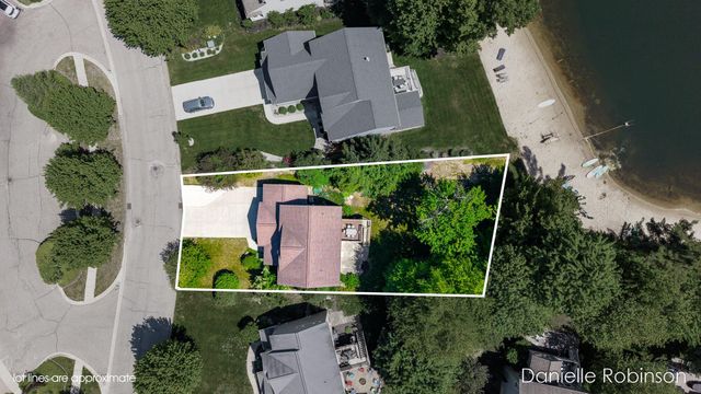 16936 Birchview Drive, Nunica, MI 49448