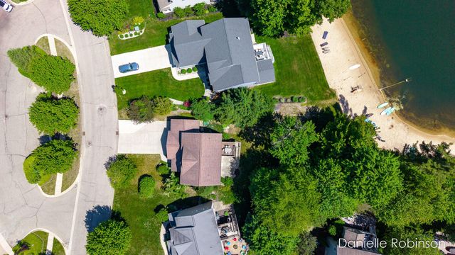 16936 Birchview Drive, Nunica, MI 49448