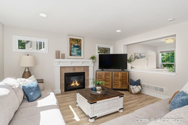 16936 Birchview Drive, Nunica, MI 49448