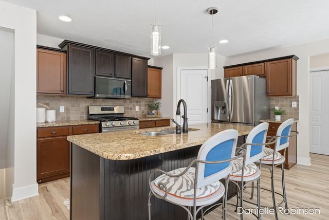 16936 Birchview Drive, Nunica, MI 49448