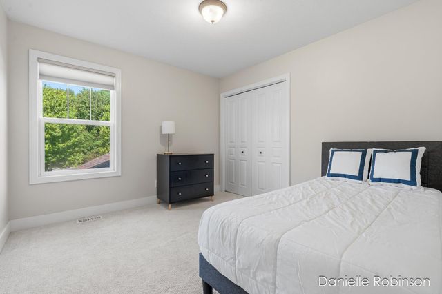 16936 Birchview Drive, Nunica, MI 49448