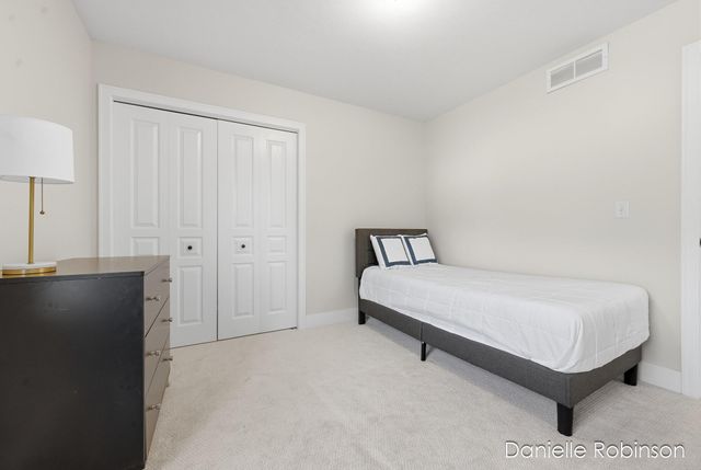 16936 Birchview Drive, Nunica, MI 49448