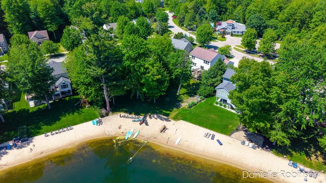 16936 Birchview Drive, Nunica, MI 49448